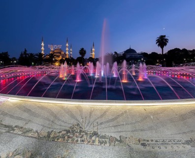 View of Sultanahmet Mosque from Sultanahmet Park in Istanbul