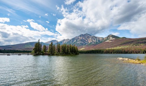 Lake Pyramid Lake with Pyramid Island