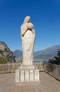 Statue Regina Mundi