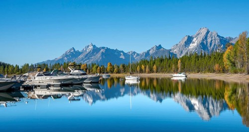 Mountains reflected in the lake