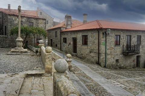 Main Church parvis