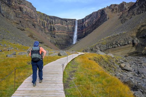 Woman walking towards Hengifoss