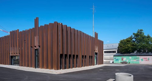 Replacement building and new construction of the Schwere horse-rider Theatre