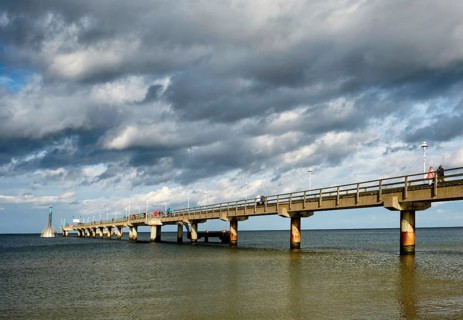 Zinnowitz pier with diving gondola
