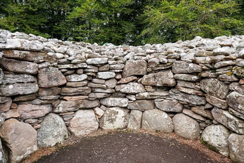 Clava cairn