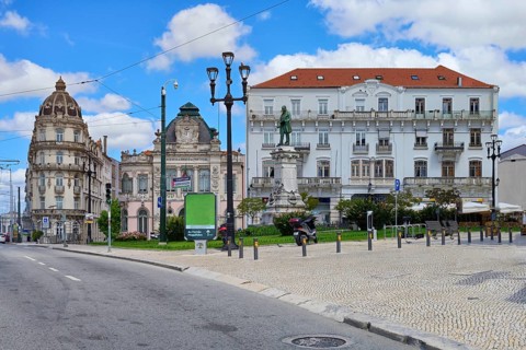Largo da Portagem square or Toll Square