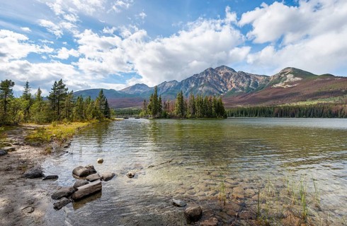 Lake Pyramid Lake with Pyramid Island