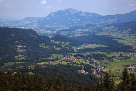 View from the hiking trail to the Soeller-Alpe into the Illertal