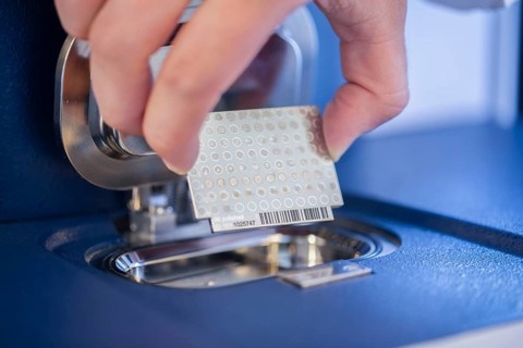 Inserting a multiple sample into a laboratory device