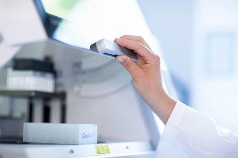 Multiple samples taken by a laboratory technician at a laboratory apparatus in the laboratory