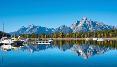 Mountains reflected in the lake
