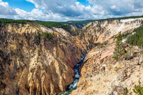 Yellowstone River flows through Gorge