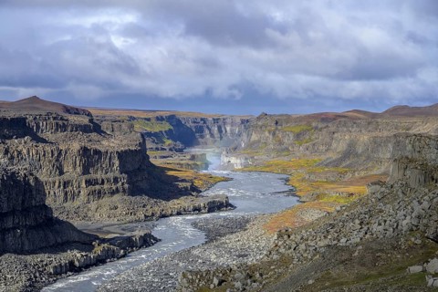Canyon of Joekulsa A Fjoellum with view to Hafragilsfoss