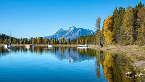 Mountains reflected in the lake