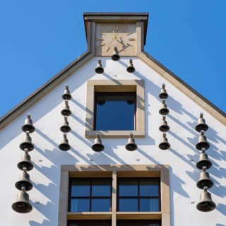 Carillon on the house gable