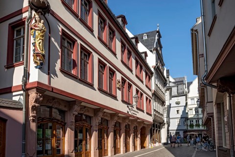 Reconstructed patrician residence Das Goldene Laemmchen and town houses with shops