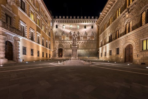 Piazza Salimbeni with Palazzo Salimbeni