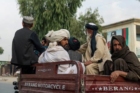 Fully loaded trishaw