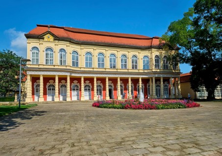 Merseburg Castle Garden with Castle Garden Salon
