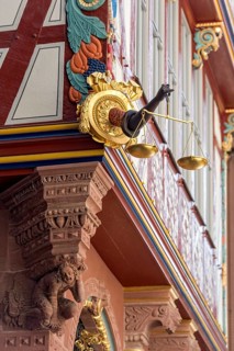 Cantilever arm with golden scales