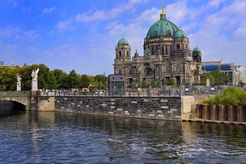 Berlin Cathedral and Schloss bridge