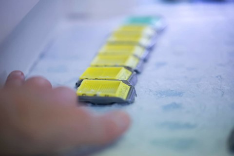 Processing of samples in a histology laboratory