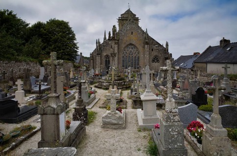 Saint-Ronan Church Cemetery