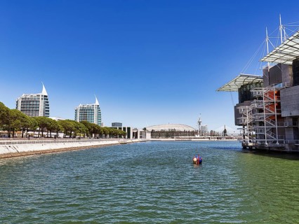 Oceanario de Lisboa with view of the twin towers Torres Sao Rafael and Sao Gabriel