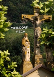 View past Christ on the Cross to the Scripture Weindorf Rech im Ahrgebirge
