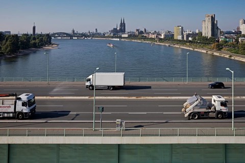 Traffic on the Zoobruecke seen from the cable car