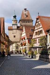 Roedergasse with Roederbogen and Markusturm