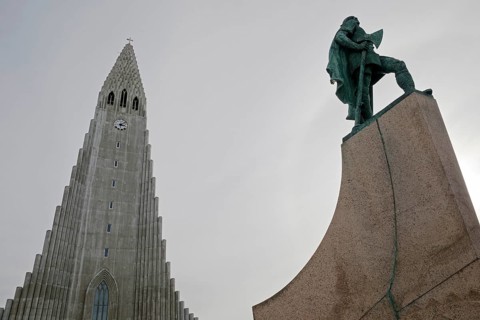 Hallgrimskirkja with the statue of Leif Eriksson