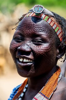 Woman with beauty scars from the Toposa tribe