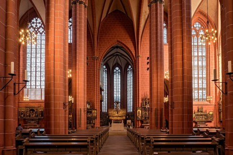 Nave with high choir