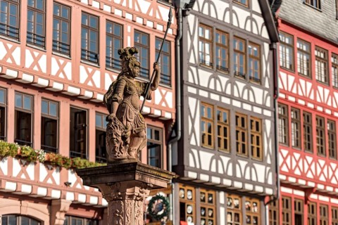Fountain figure of the goddess Minerva by Friedrich Schierholz