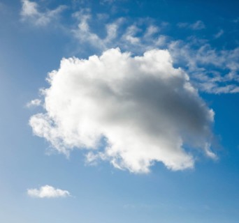 A single fleecy cloud