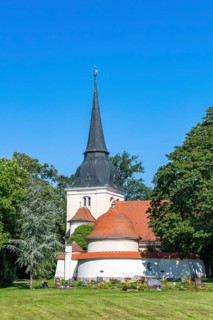 Village church of Gross Behnitz and family tomb of the Borsig family