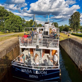 Passenger ship