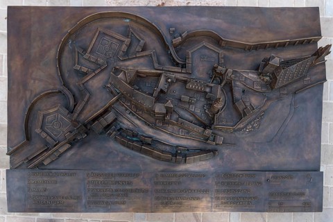 Relief of the Kaiserburg with explanations also in Braille