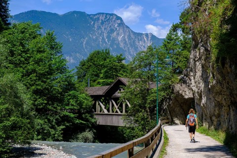 Hikers in the Kundlklamm