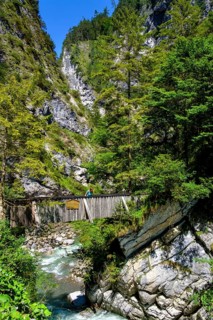 Hikers in the Kundlklamm