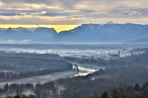 Salzach valley and Tittmoning in the morning mist