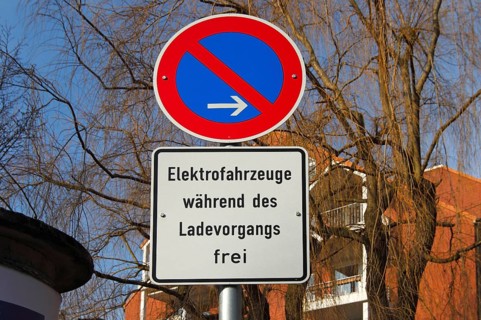 Traffic sign stopping permission for electric cars during charging