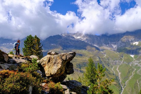 Hikers on the Panorama Trail