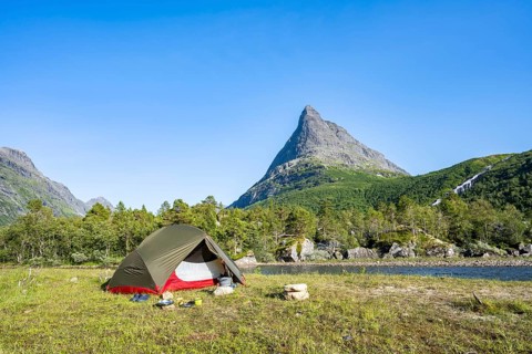 Tent by the lake Innerdalsvatna