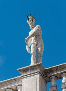 Statue