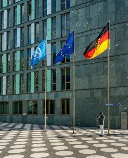 Flags at the Federal Ministry for Family Affairs on Kapelle Ufer