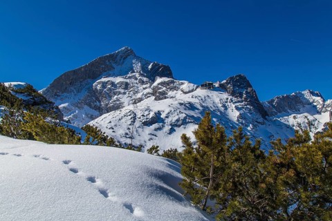 Alpspitze and mountain station of the Alpspitzbahn