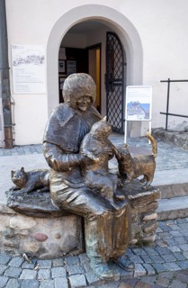 Monument to Maria Neff by the Eggenfelden artist Joseph Michael Neustifter
