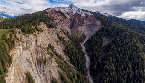 Aldeiner Weisshorn with canyon of the Bletterbach Gorge
